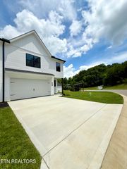8852 Chapman Trace Way, Knoxville, TN 37920