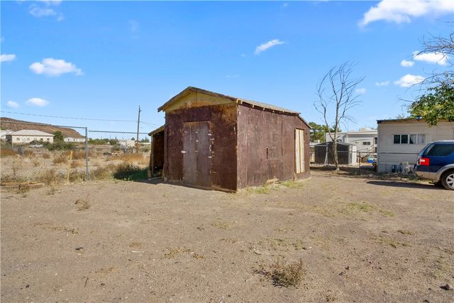 419 E Beverly Avenue, Kingman, AZ 86409