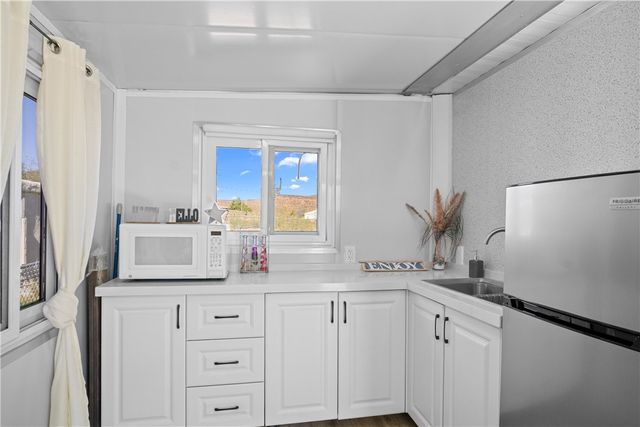 419 E Beverly Avenue, Kingman, AZ 86409