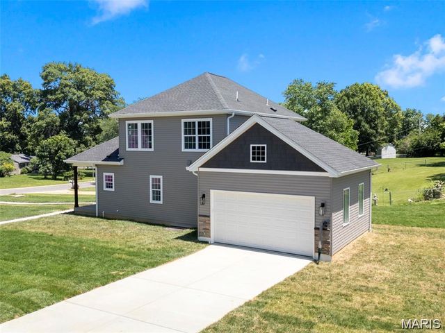106 Highview Drive, Ballwin, MO 63011