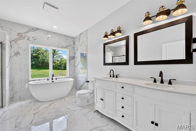 106 Highview Drive, Ballwin, MO 63011