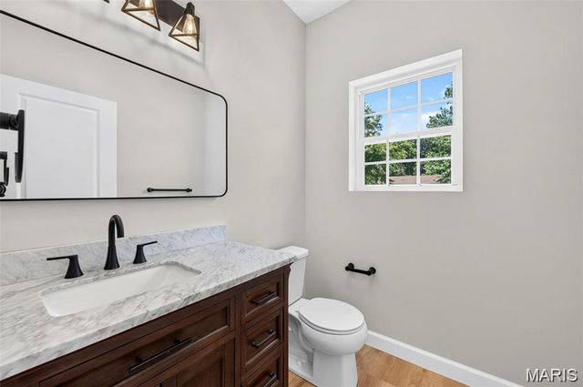 106 Highview Drive, Ballwin, MO 63011