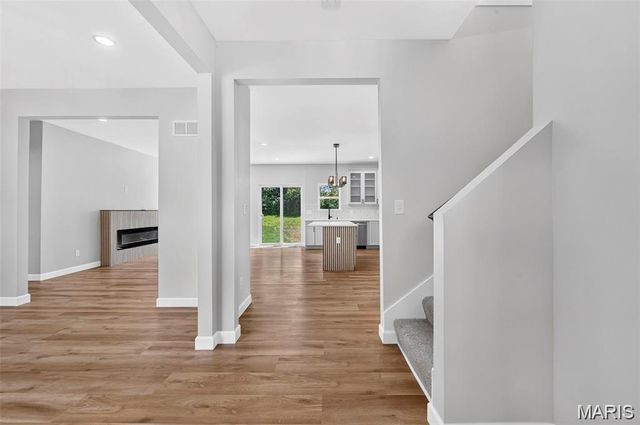 106 Highview Drive, Ballwin, MO 63011