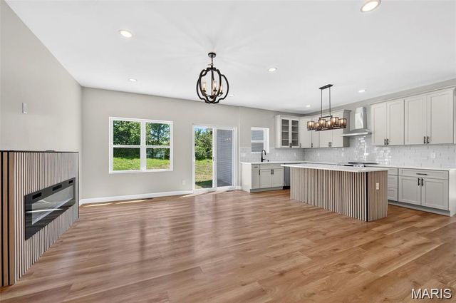 106 Highview Drive, Ballwin, MO 63011