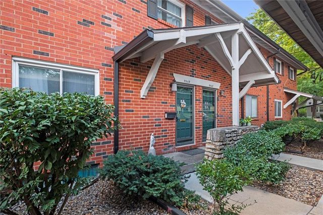 9569 Outlook Drive, Overland Park, KS 66207