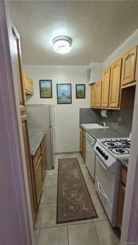 142-05 Roosevelt Avenue 602, Flushing, NY 11354