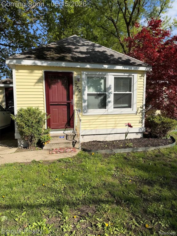 720 Washington Street, Algonac, MI 48001