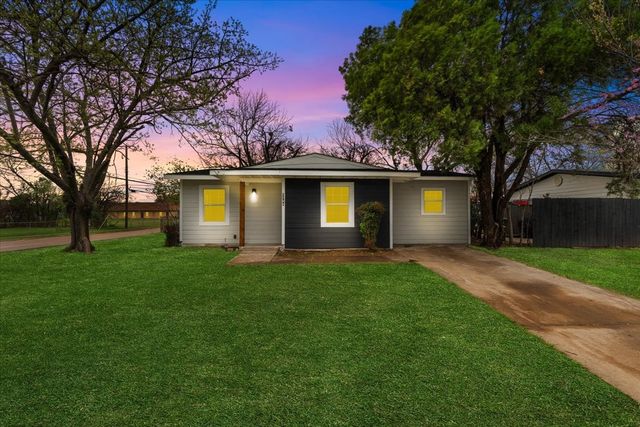 3744 S Hughes Avenue, Fort Worth, TX 76119