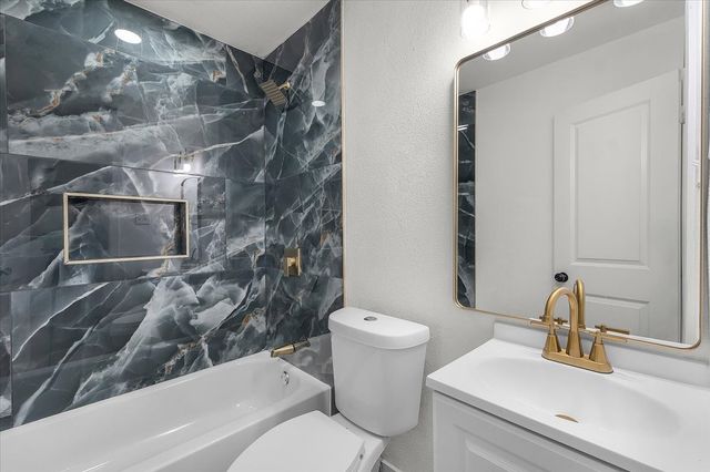 3744 S Hughes Avenue, Fort Worth, TX 76119