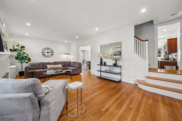 14 Evergreen Pl, Maplewood Twp., NJ 07040