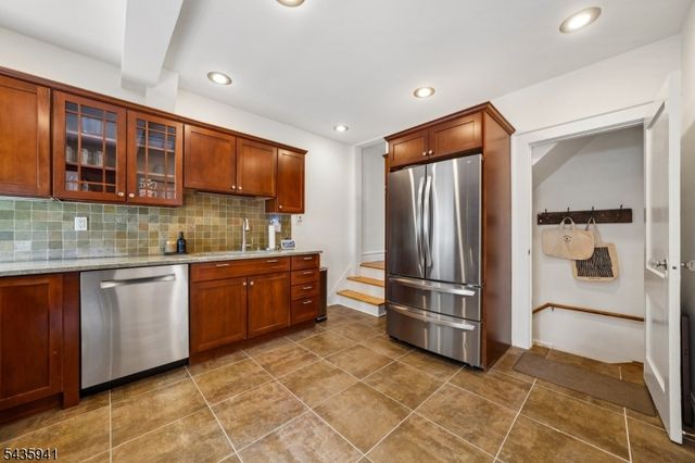 14 Evergreen Pl, Maplewood Twp., NJ 07040