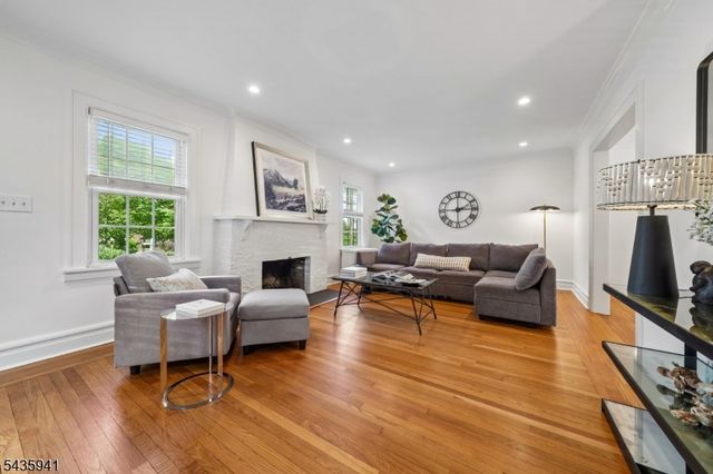 14 Evergreen Pl, Maplewood Twp., NJ 07040