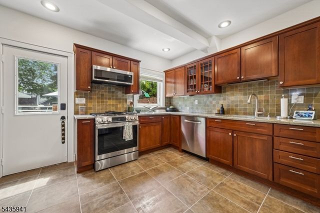 14 Evergreen Pl, Maplewood Twp., NJ 07040