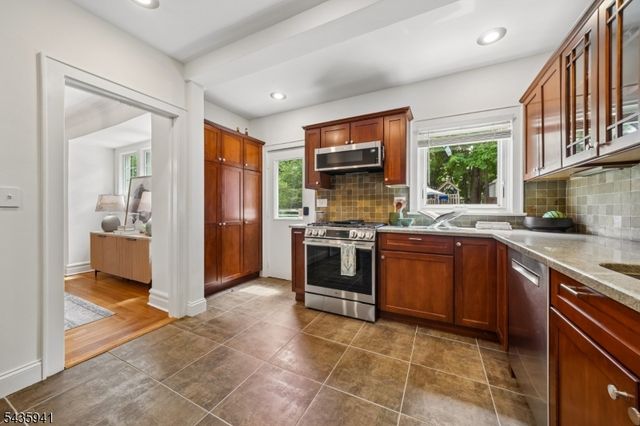 14 Evergreen Pl, Maplewood Twp., NJ 07040