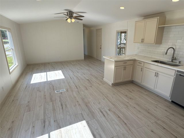 31306 E Timberloch Trail, Magnolia, TX 77355