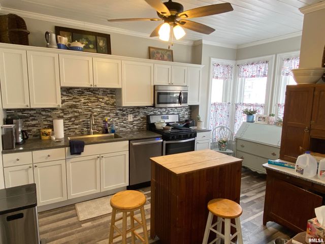 312 N 2ND Avenue, Canton, IL 61520