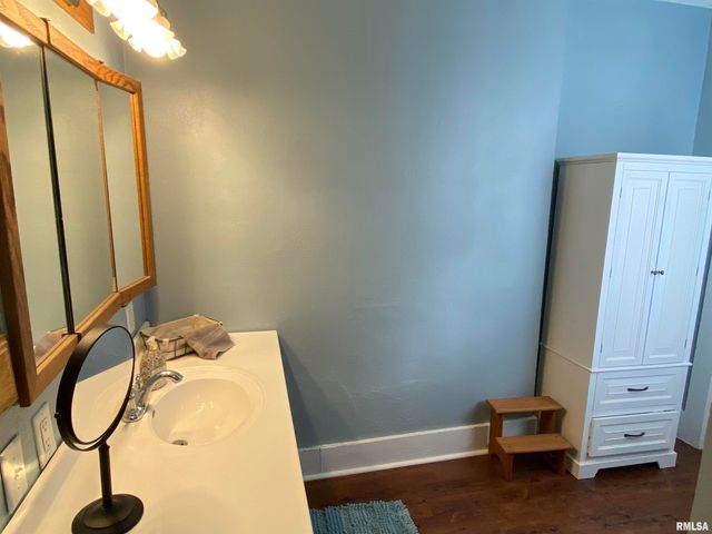 312 N 2ND Avenue, Canton, IL 61520