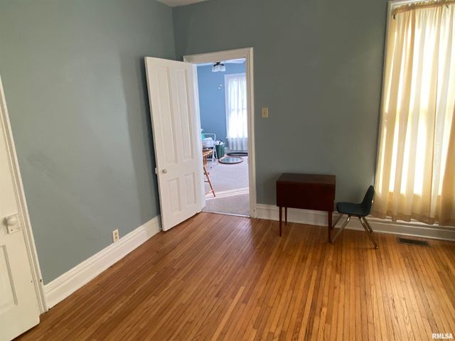 312 N 2ND Avenue, Canton, IL 61520