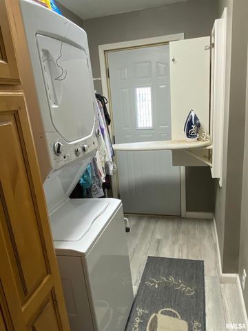 312 N 2ND Avenue, Canton, IL 61520