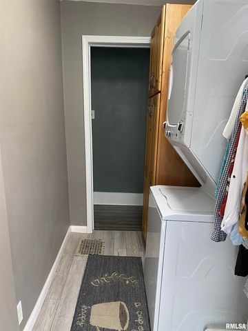 312 N 2ND Avenue, Canton, IL 61520