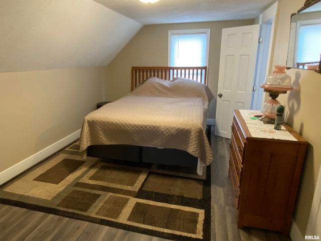 312 N 2ND Avenue, Canton, IL 61520