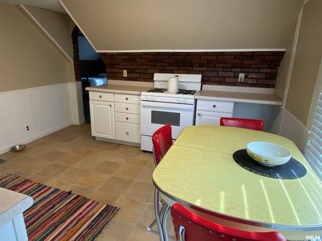 312 N 2ND Avenue, Canton, IL 61520