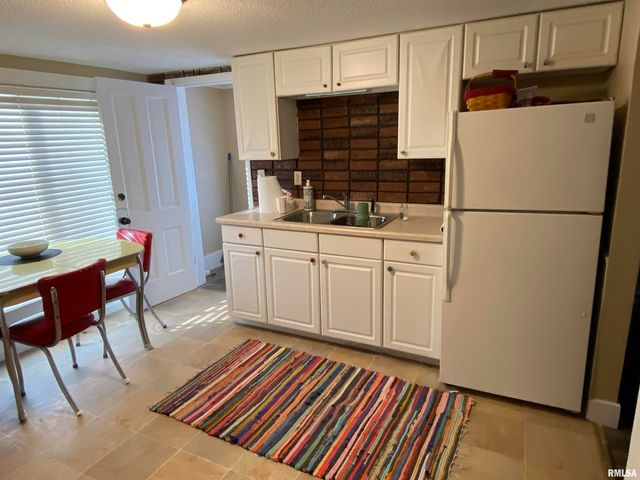 312 N 2ND Avenue, Canton, IL 61520