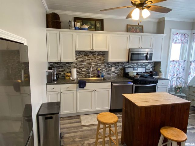 312 N 2ND Avenue, Canton, IL 61520