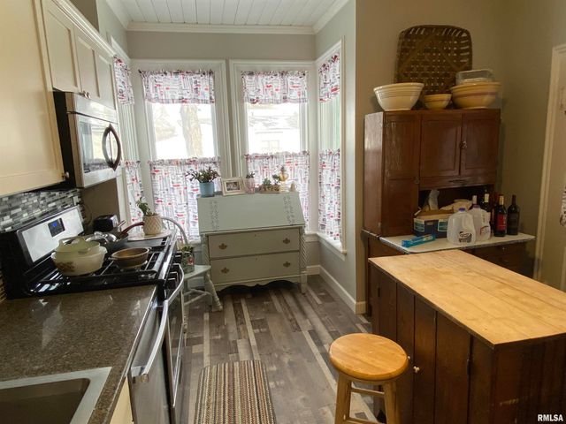 312 N 2ND Avenue, Canton, IL 61520