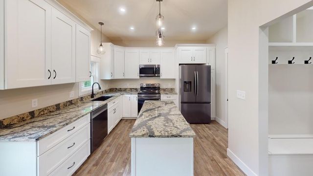 783 Crestrose Drive, Howard, OH 43028