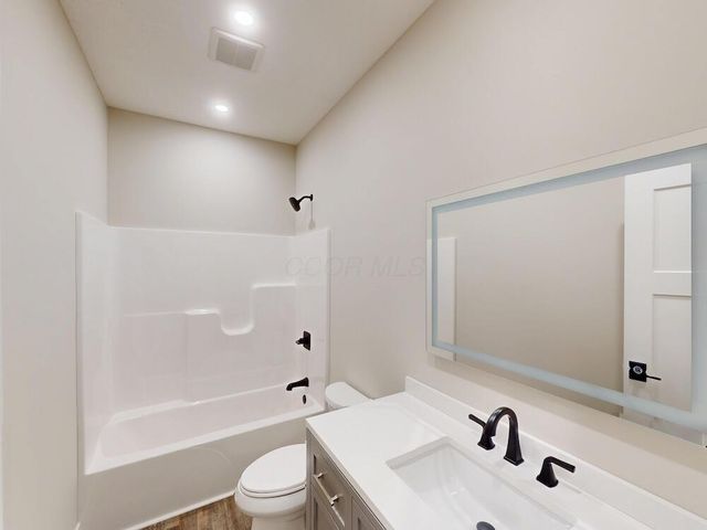 783 Crestrose Drive, Howard, OH 43028