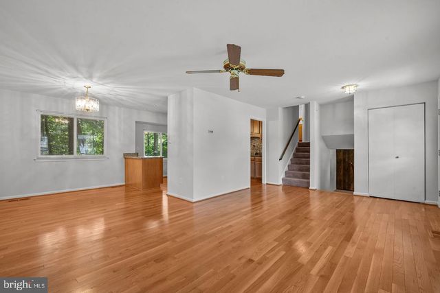 2422 IVYWOOD RD, Reston, VA 20191