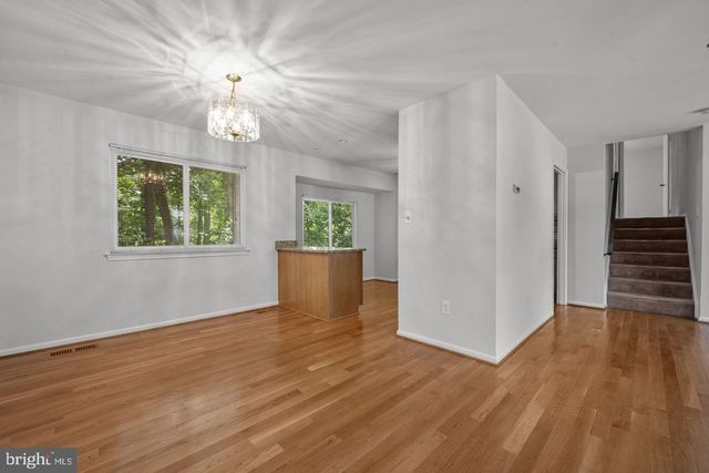 2422 IVYWOOD RD, Reston, VA 20191