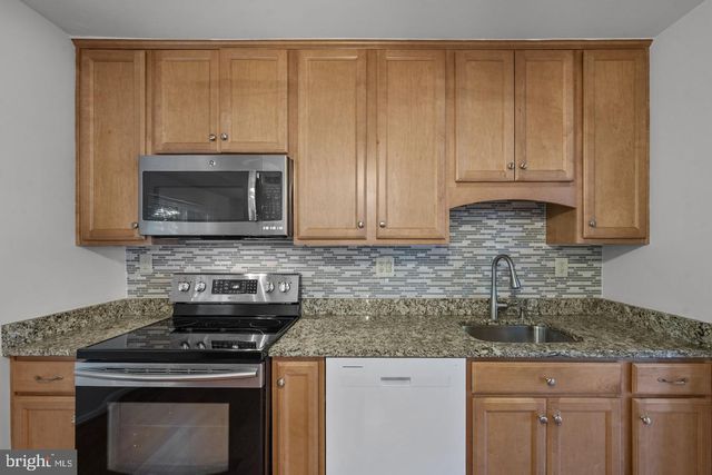 2422 IVYWOOD RD, Reston, VA 20191