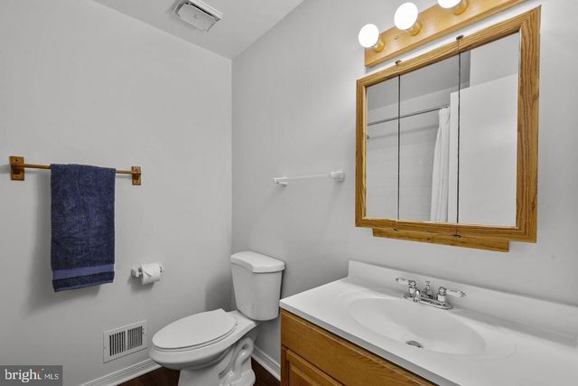 2422 IVYWOOD RD, Reston, VA 20191