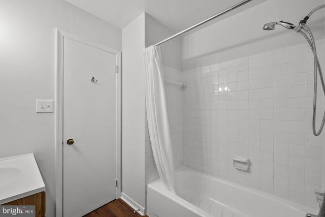 2422 IVYWOOD RD, Reston, VA 20191