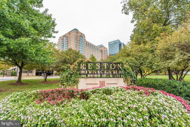 2422 IVYWOOD RD, Reston, VA 20191