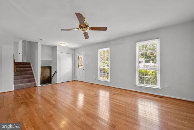 2422 IVYWOOD RD, Reston, VA 20191