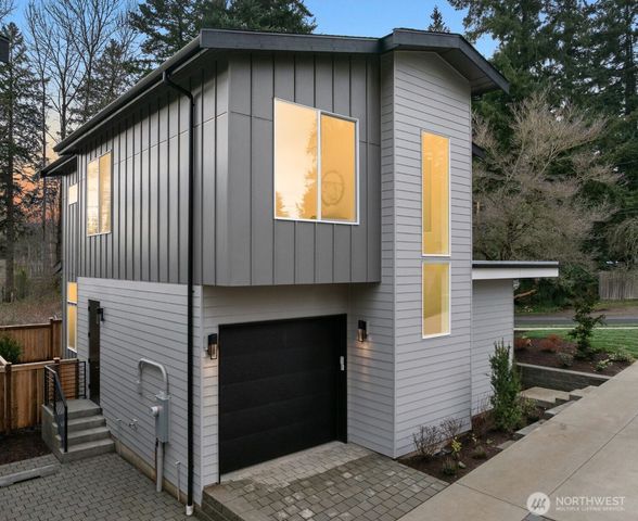 8403 NE 137th Street, Kirkland, WA 98034