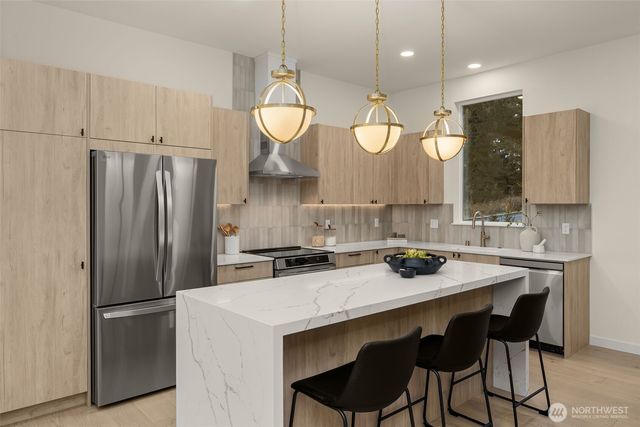 8403 NE 137th Street, Kirkland, WA 98034