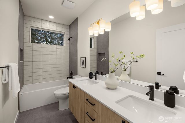 8403 NE 137th Street, Kirkland, WA 98034