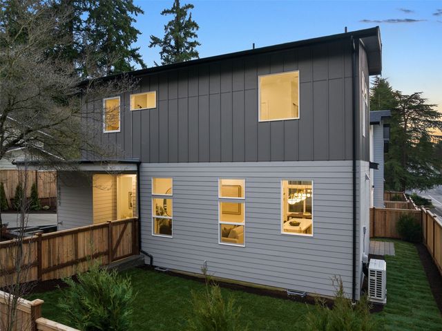 8403 NE 137th Street, Kirkland, WA 98034