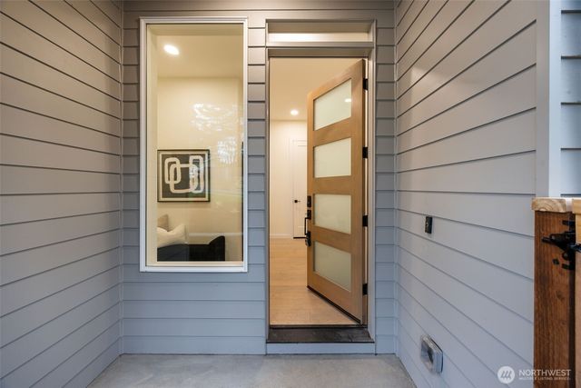 8403 NE 137th Street, Kirkland, WA 98034