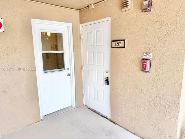 9755 Westview Drive 1217, Coral Springs, FL 33076