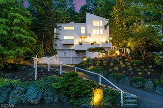 77 Collinwood Rd, Maplewood Twp., NJ 07040