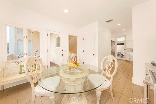 3546 Dixie Canyon, Sherman Oaks, CA 91423