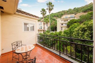 3546 Dixie Canyon Pl, Sherman Oaks, CA 91423