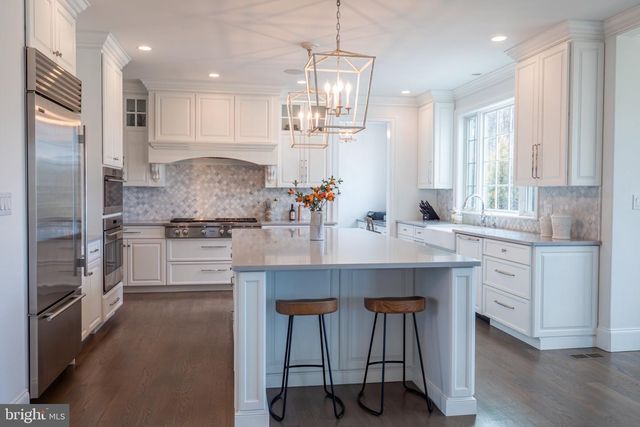 25 NEW WHITEHORSE WAY, Malvern, PA 19355