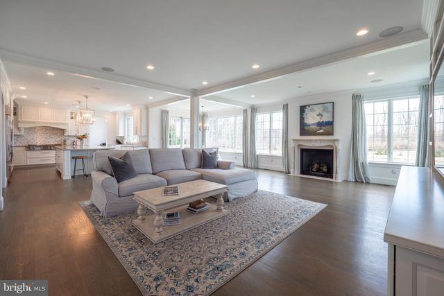 25 NEW WHITEHORSE WAY, Malvern, PA 19355