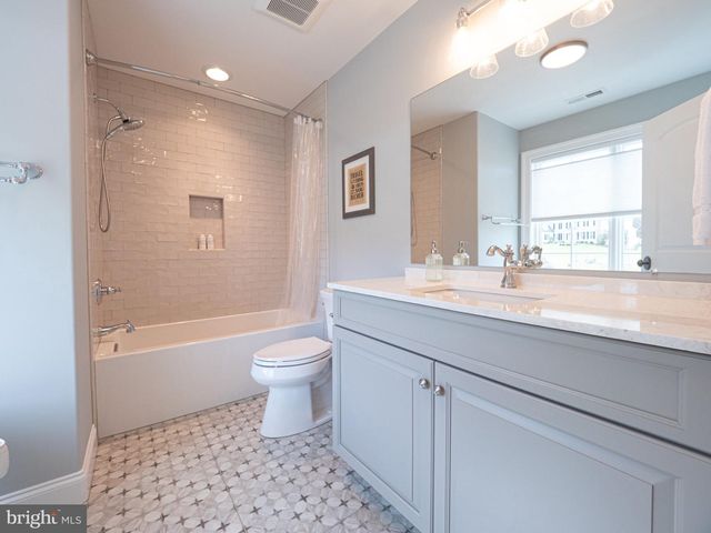 25 NEW WHITEHORSE WAY, Malvern, PA 19355
